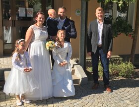 Hochzeitspaar bei der Trauung