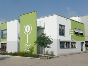 Grund- und Mittelschule Aussenansicht