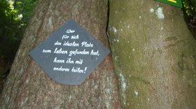 Schiefertafeln mit Sinnsprüchen